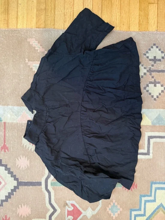 Everlane Black Tiered Mockneck Cropped Blouse - Picture 3 of 5